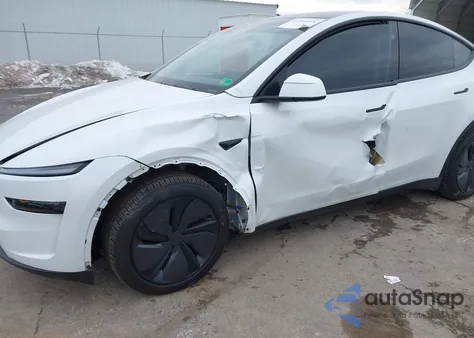 2026 Tesla Model Y Long Range Launch Series/Premium All-Wheel Drive z USA, uszkodzony, nr VIN 7SAYGDEE0TA457780